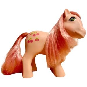 VTG 1984, G1, Y3 MLP Earth Pony
"CHERRIES JUBILEE" Hong Kong,
Hashbro Inc. Rare!